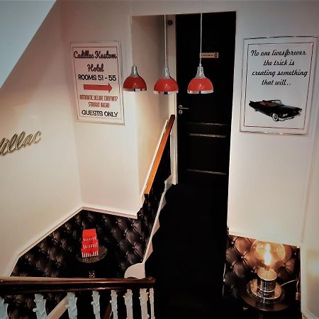 Cadillac Kustomz Hotel - Breakfast Available Ротсей Экстерьер фото
